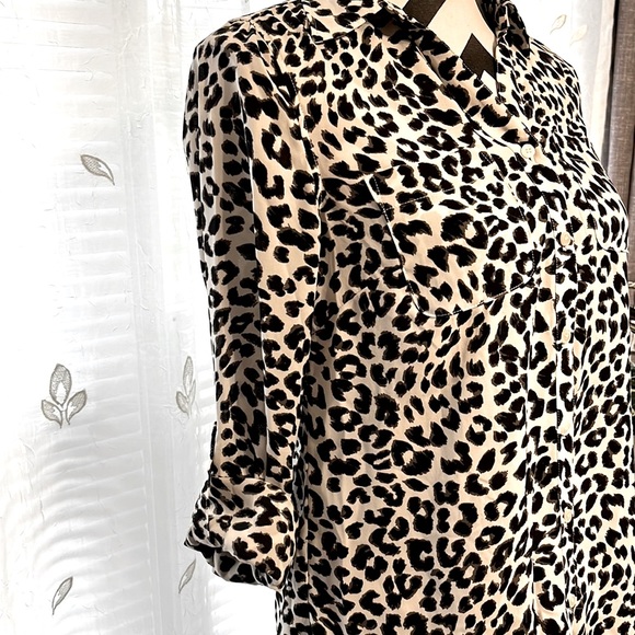 Talbots Leopard Button Collard Blouse Size XSmall - Picture 7 of 9